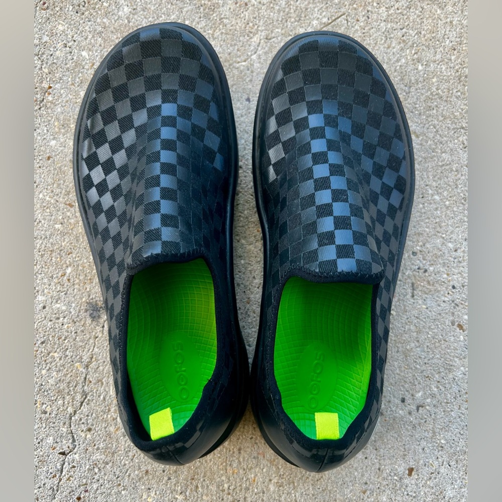 WOMEN'S OOMG EEZEE LOW SHOE - BLACK CHECKER - W9/EU40